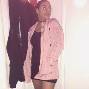 Meet your Posher, Alexis